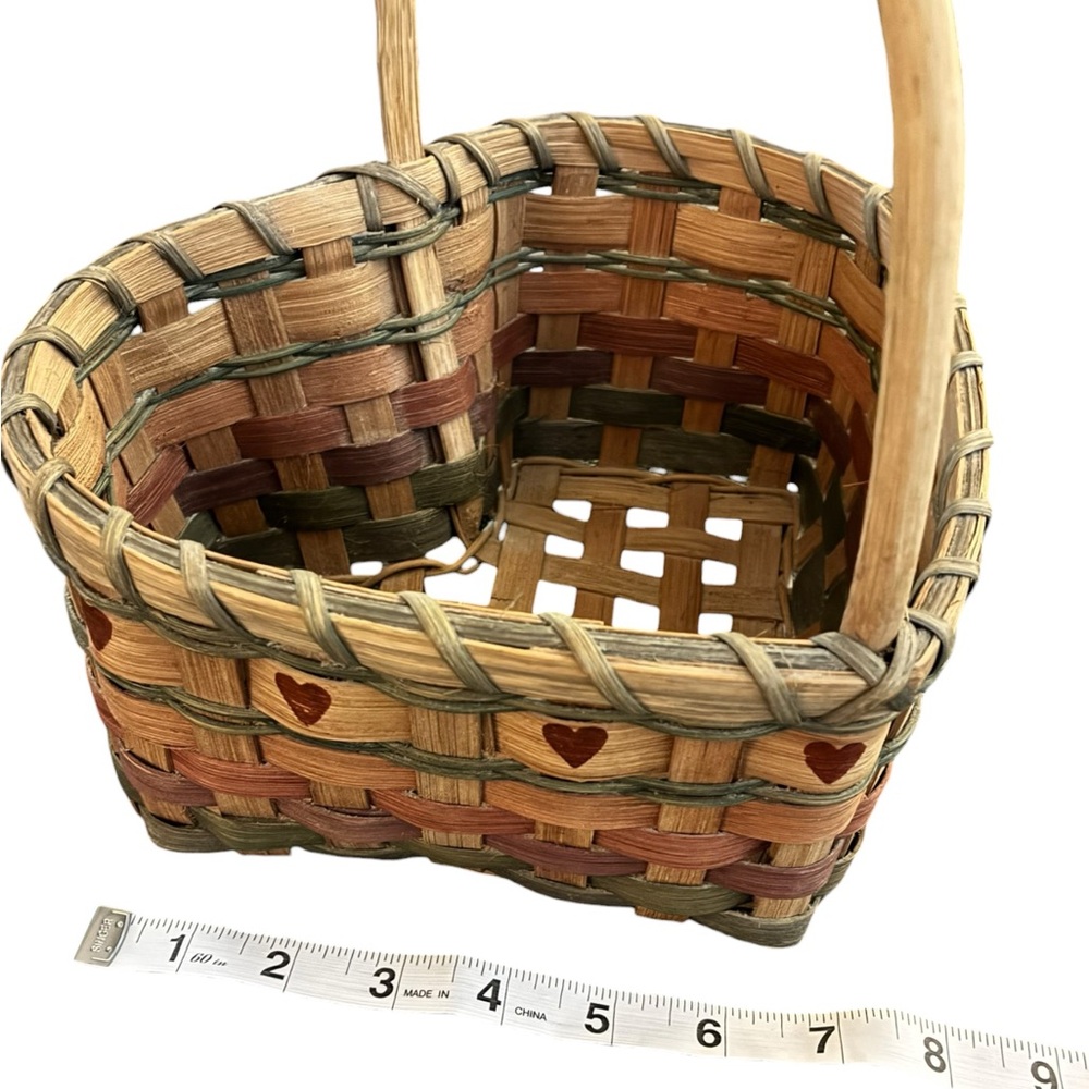 🧺 VINTAGE Multi-Tone Woven‎ Heart Basket 🤎 - Picture 2 of 10